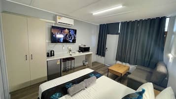 Standard Double Room, Balcony | Desk, laptop workspace, iron/ironing board, free WiFi