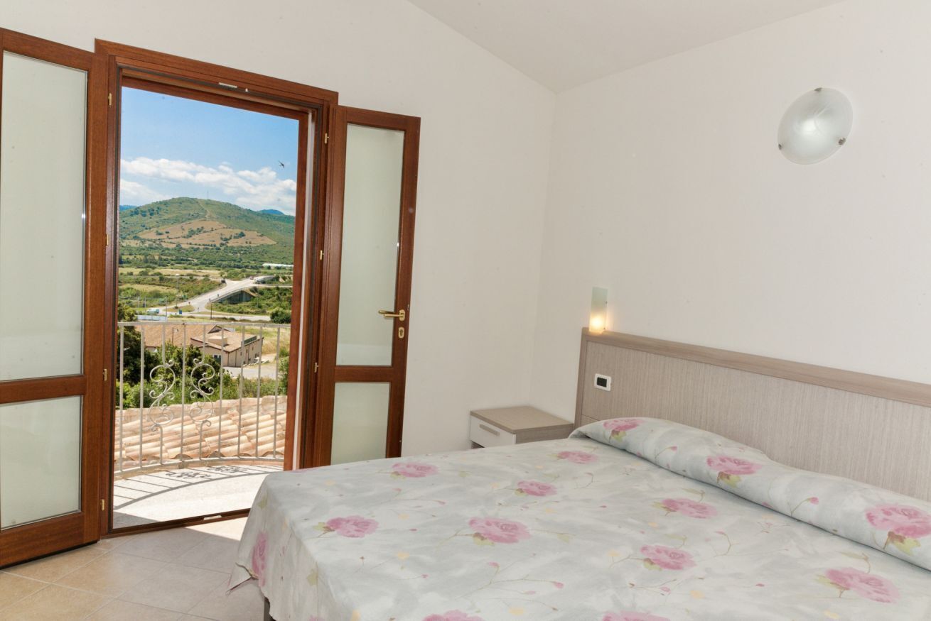 1 Schlafzimmer, Reisekinderbett, Bettwäsche