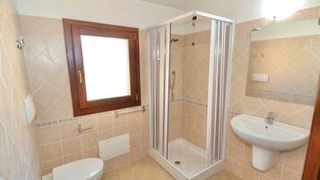 Dusche, Bidet, Handtücher