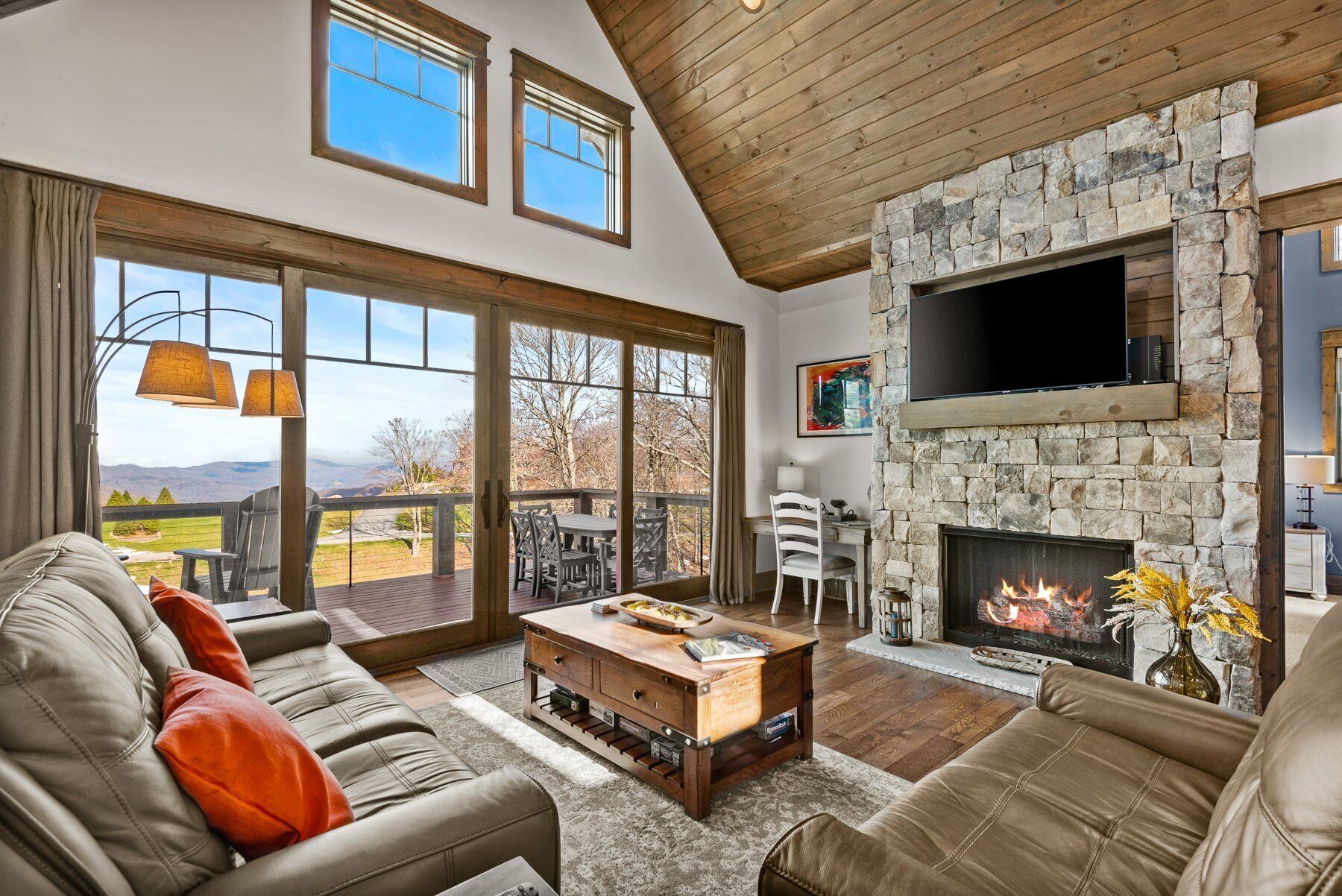 TV connectée, cheminée