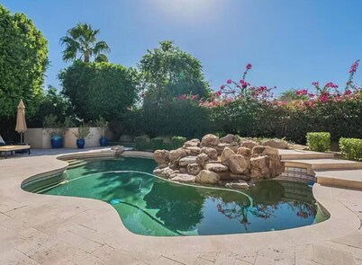 Resort-style Charming 2-bedroom guesthouse room in delightful Scottsdale 