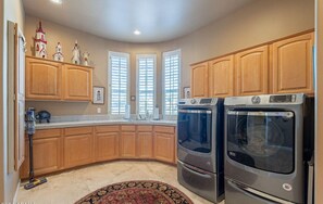 Interior - Resort-style Charming 2-bedroom guesthouse in delightful Scottsdale (Scottsdale)