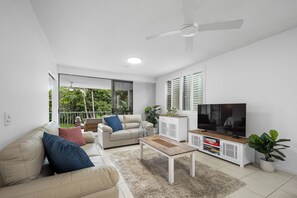 Living room - Pool View 3-Bed Oasis in Drift Resort (Casuarina)