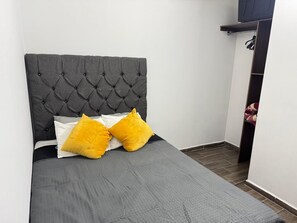 6 bedrooms, iron/ironing board, WiFi, bed sheets - Hermosa Province Duplex House (Large Groups) (Guadalajara)