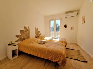 4 bedrooms, iron/ironing board, travel cot, Internet - Lou Miradou, Lou Miradou (Maubec)