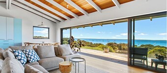Blairgowrie Views– Relaxing Coastal Retreat with Stunning Bay & Marina Vista