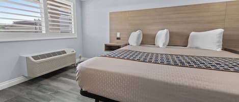 Room, 1 King Bed | Desk, free WiFi