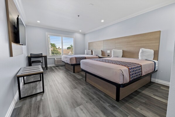 Double Room | Desk, free WiFi