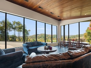 Smart TV, fireplace, offices