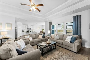 Smart TV, books - Walk2Beach|Steps2Dog Park|Pools|Windmark (Port St. Joe)