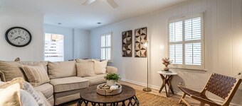 Groovy Cary Crib - Pickleball, Pets & Plug-In 4 EV