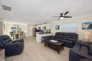 Een smart-tv, videogames en een tafeltennistafel