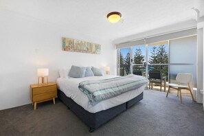 Appartement, 3 chambres, vue océan | 3 chambres, fer et planche à repasser, Wi-Fi gratuit