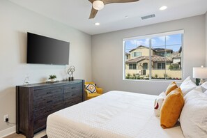 2 bedrooms, desk, iron/ironing board, free WiFi