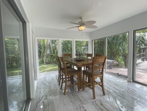Dining - Lakeside Retreat (Port Saint Lucie)