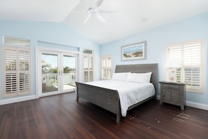 5 bedrooms, iron/ironing board, free WiFi, bed sheets - Welcome to Bluefin – Your Waterfront Getaway! (Treasure Island)