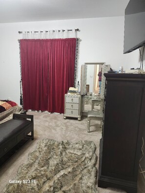 3 habitaciones, escritorio, wifi y ropa de cama 
