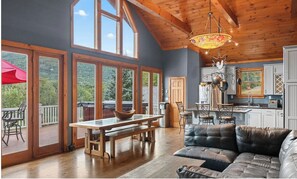 Una Smart TV, una chimenea