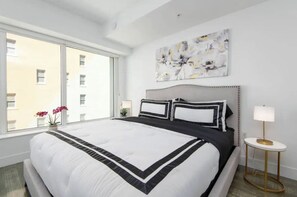 3 habitaciones, tabla de planchar con plancha, wifi y ropa de cama