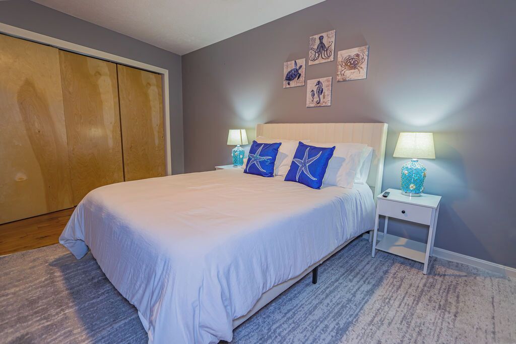 2 bedrooms, desk, travel crib, free WiFi