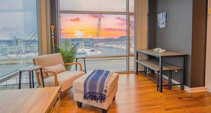 Boathouse Suite - CLE Flats River - Free Parking - 24/7 Gym