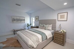 House | 3 bedrooms - Chic 3BR 2BA Getaway With Private Pool Oasis (Wilton Manors)