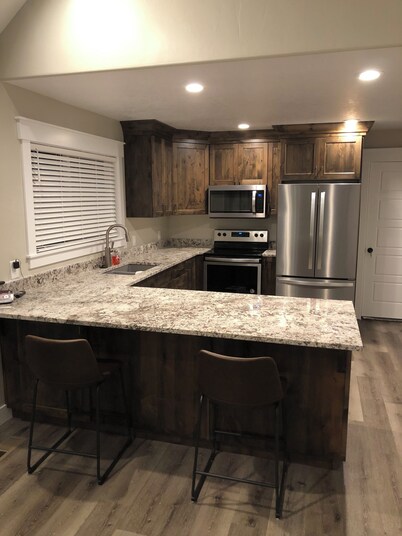 Spacious Riverfront Cabin in Beautiful Marysvale