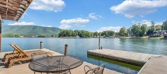 Private Dock, Sleeps 18!