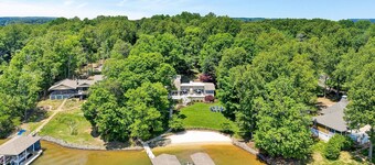 Thomwells Family Affair - Private Dock, Sleeps 18!