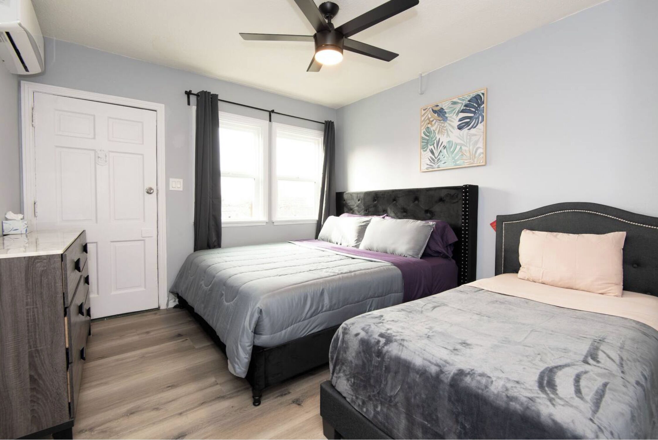 3 室のベッドルーム、アイロン / アイロン台、WiFi、ベッドシーツ