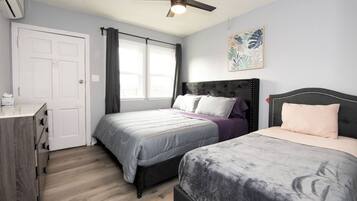 3 bedrooms, iron/ironing board, WiFi, bed sheets