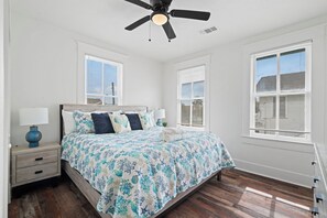 3 bedrooms, iron/ironing board, internet
