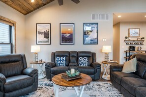 Smart-TV, Kamin, DVD-Player