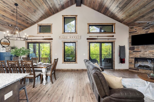 Smart TV, fireplace, DVD player