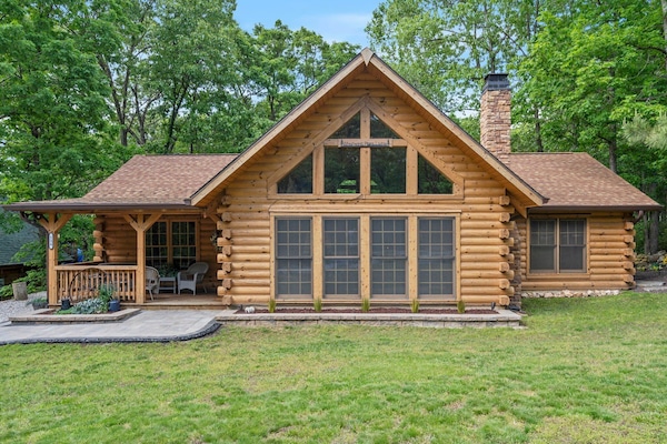 Welcome to your log cabin dream — where rustic charm meets modern comfort, and the forest feels like your front yard.