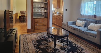 5 Beds 2 Bathroom Appartment