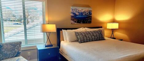 2 chambres, fer et planche à repasser, Wi-Fi, draps fournis