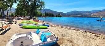 Cozy 2-bedroom condo, pool/hot tub, recreation, fitness room, WiFi, family fun