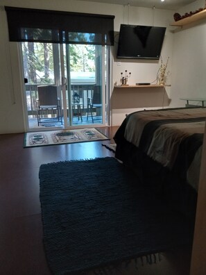 2 bedrooms, iron/ironing board, WiFi, bed sheets - Modern Contemporary Condo-Tahoe Lodge Atmosphere in Incline Village, NV. (Incline Village)