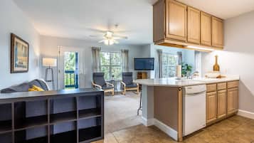 Condo, 1 Bedroom | Living area