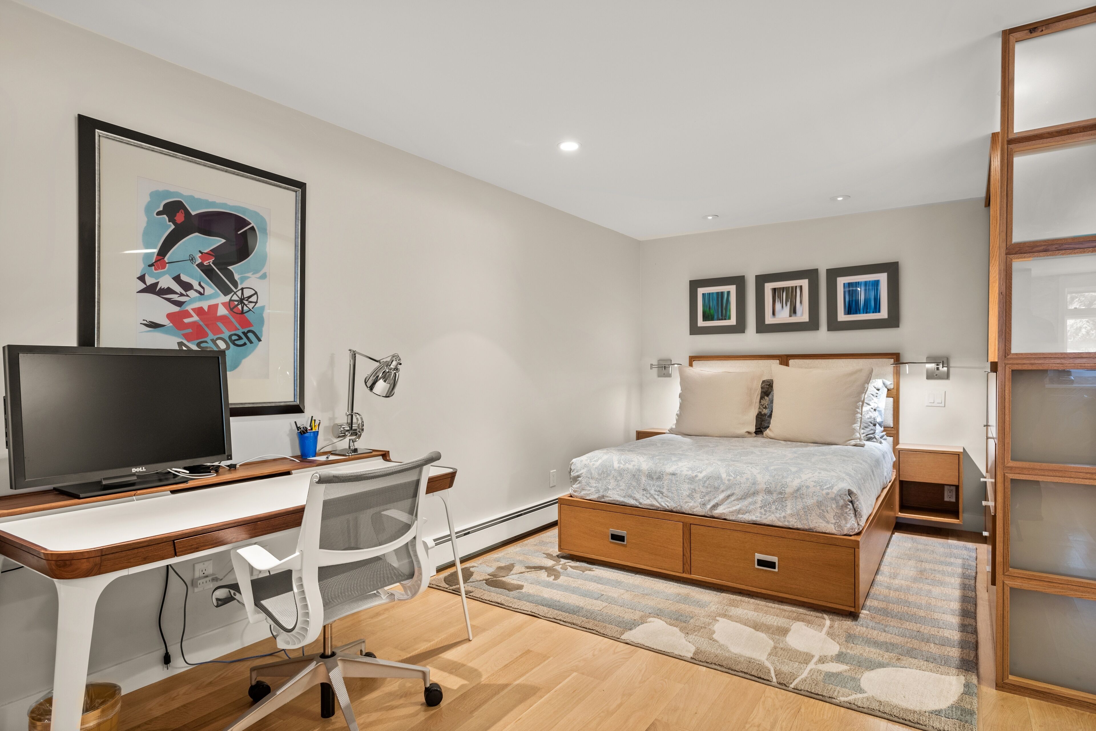 Studio | Laptopgeeigneter Arbeitsplatz, Bügeleisen/Bügelbrett, kostenloses WLAN