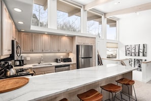 Condo, 2 Bedrooms | Private kitchen | Fridge, oven, coffee/tea maker, toaster