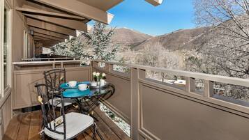 Appartement, 2 slaapkamers | Buiten dineren