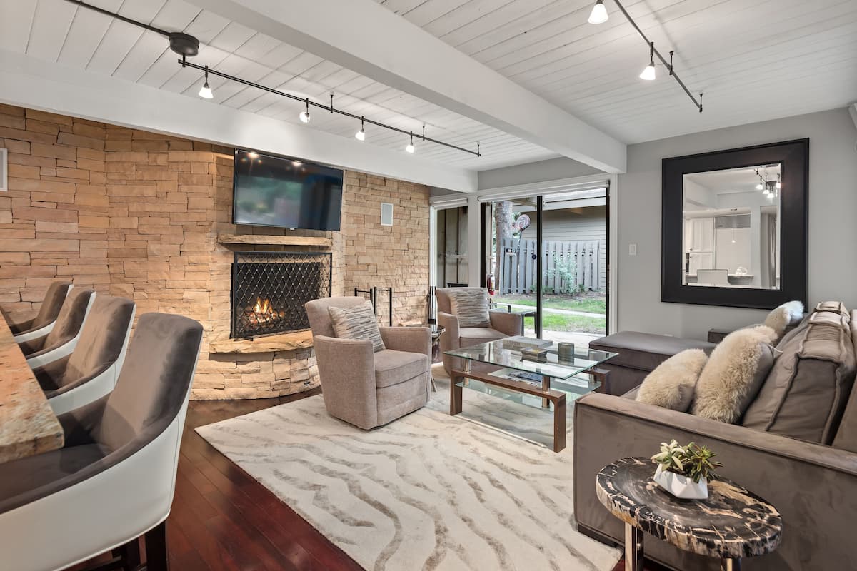 Condo, 2 Bedrooms | Interior