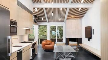 Condo, 2 Bedrooms | Interior
