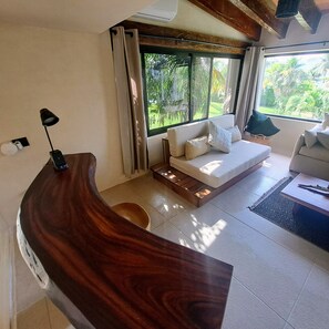 Smart TV, computer monitors - Cancún Energy, Tulum Spirit  Luxe & Private Stay (Cancún)