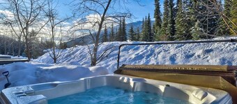 Crystal Forest Vacation Rentals - Sun Peaks Resort BC