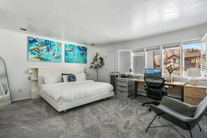 5 bedrooms, desk, iron/ironing board, free WiFi - Lakefront/Sauna/Game Room/10 Min to Keystone/20 Min to Breck/Walk toAmphitheater (Dillon)