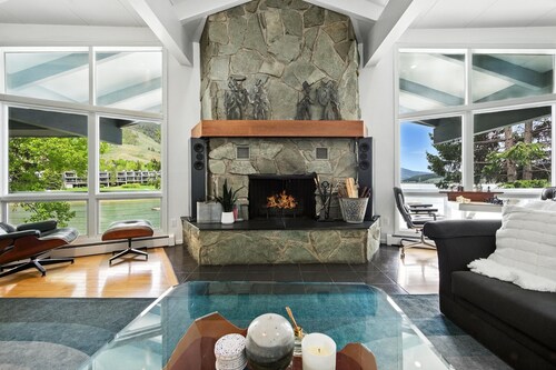 Lakefront/Sauna/Game Room/10 Min to Keystone/20 Min to Breck/Walk toAmphitheater