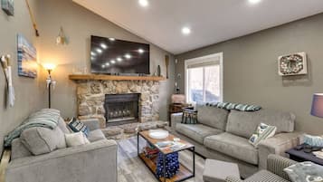 Televisión, chimenea